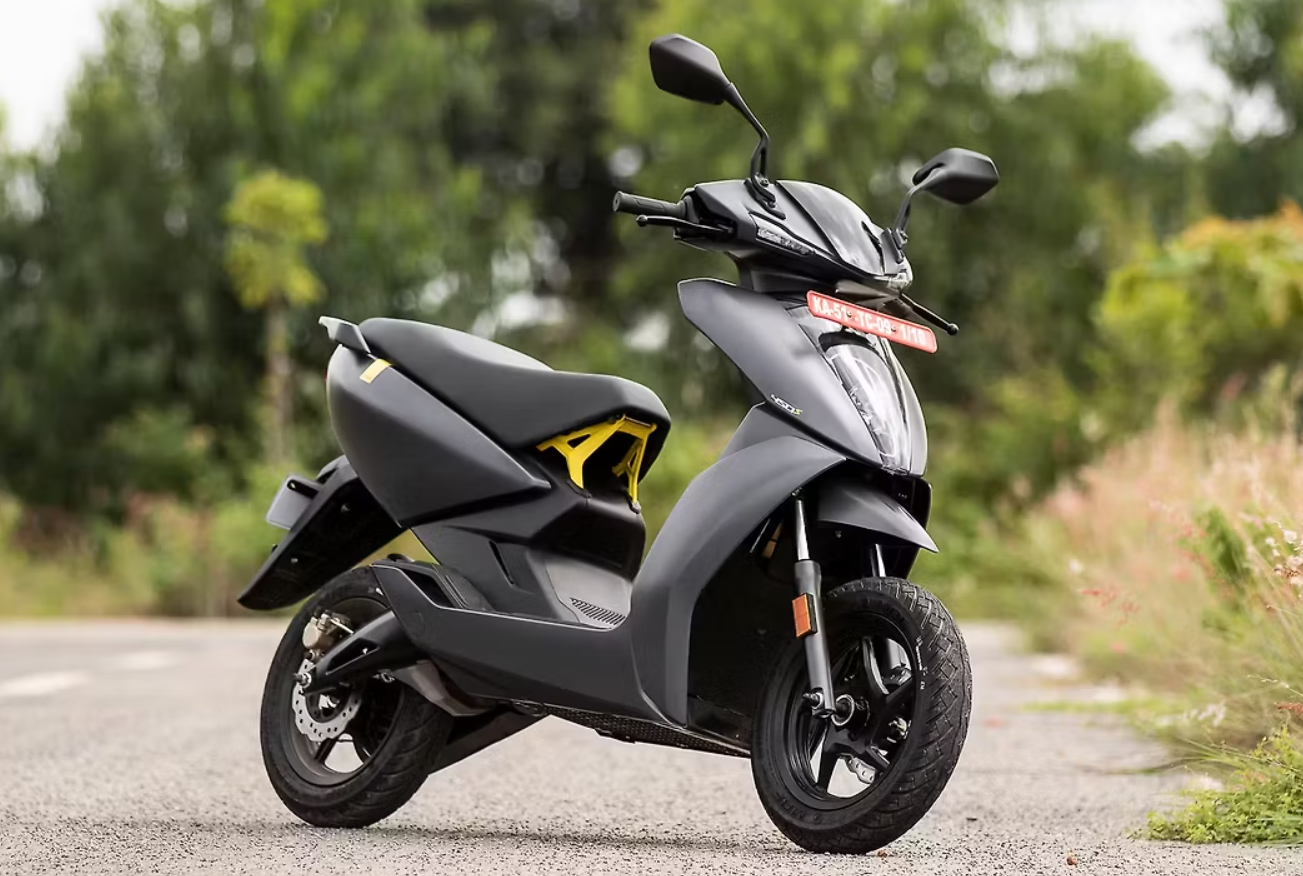 1.41 लाख में Ather 450S दमदार मोटर, 90km टॉप स्पीड और 7 इंच स्मार्ट डिस्प्ले के साथ
